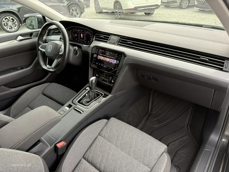 Volkswagen Passat Variant B8 16