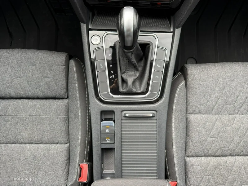 Volkswagen Passat Variant B8 25