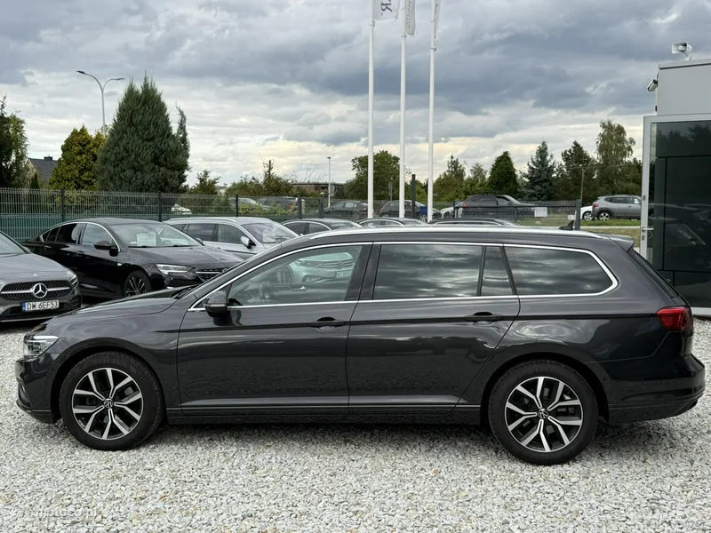 Volkswagen Passat Variant B8 6