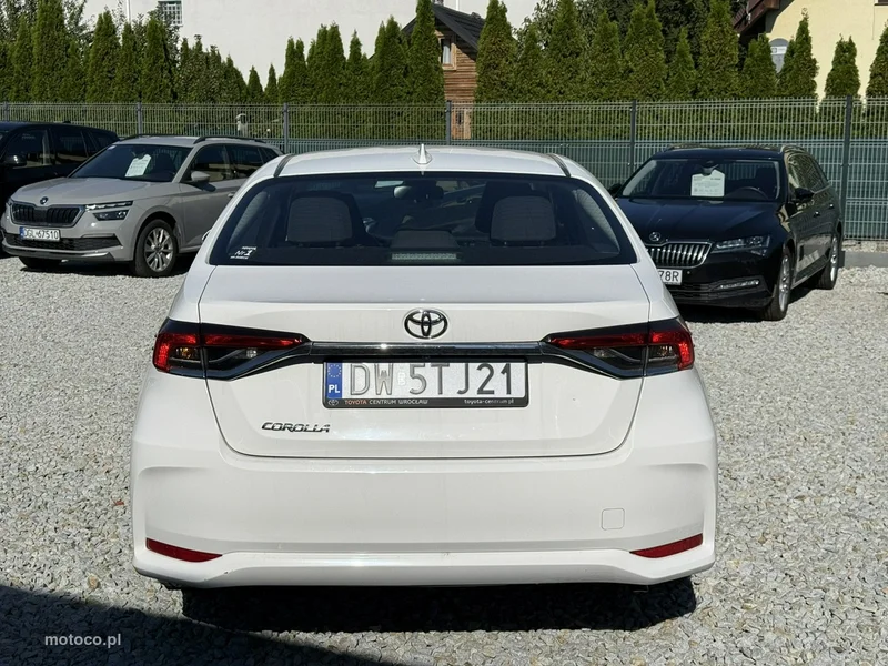 Toyota Corolla E210 11