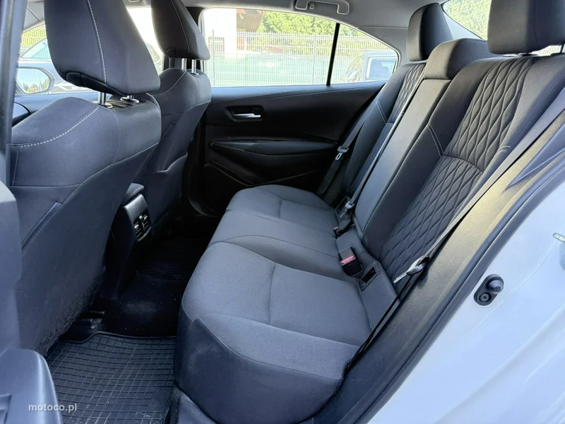 Toyota Corolla E210 15