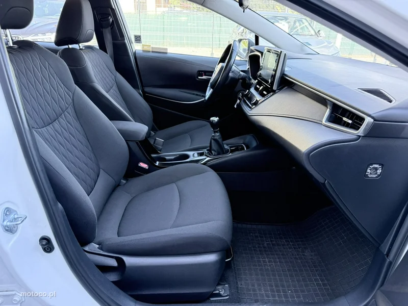 Toyota Corolla E210 17