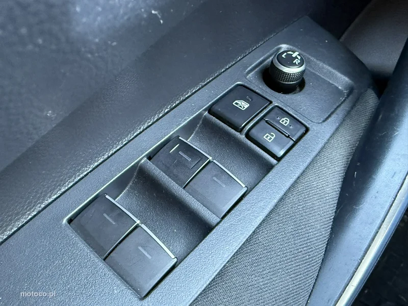 Toyota Corolla E210 23