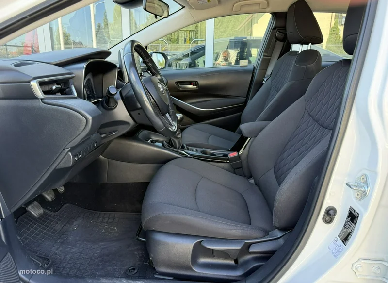 Toyota Corolla E210 6