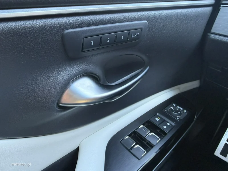 Lexus ES300 23
