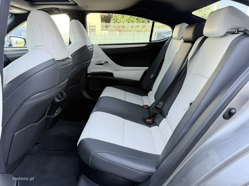 Lexus ES300 7