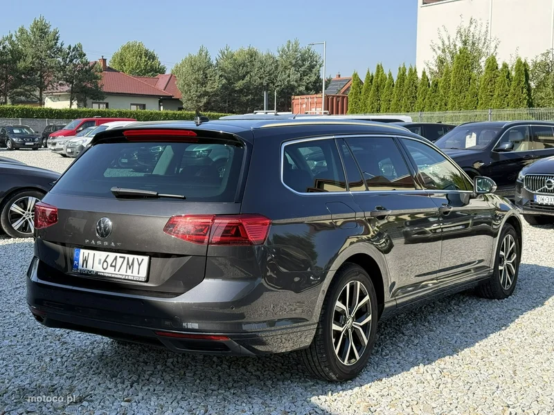 Volkswagen Passat Variant B8 11