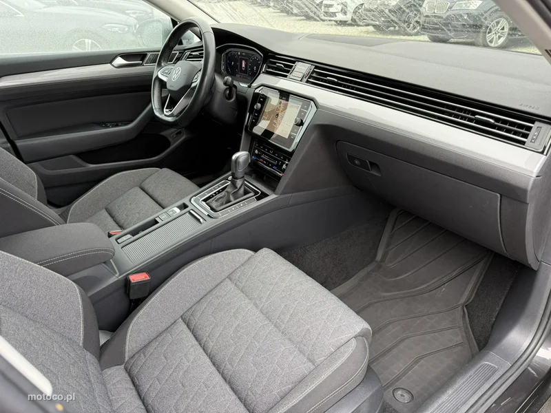 Volkswagen Passat Variant B8 15