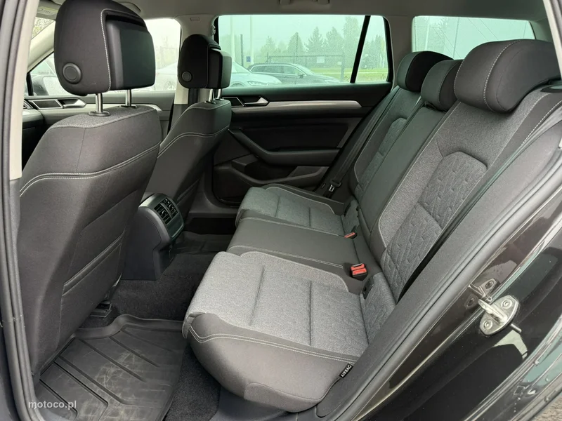 Volkswagen Passat Variant B8 19