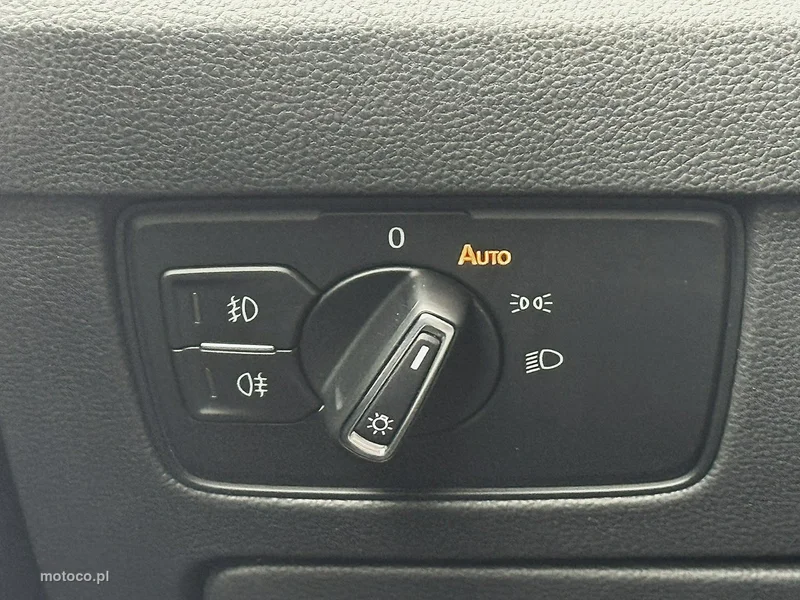 Volkswagen Passat Variant B8 23
