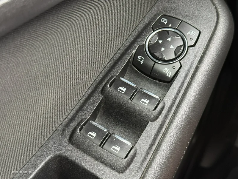 Ford S-Max II 11