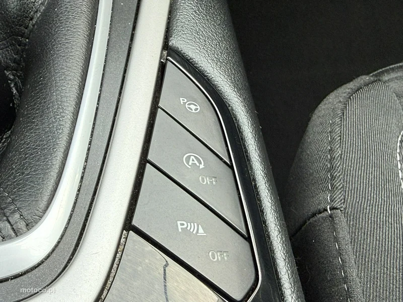 Ford S-Max II 22