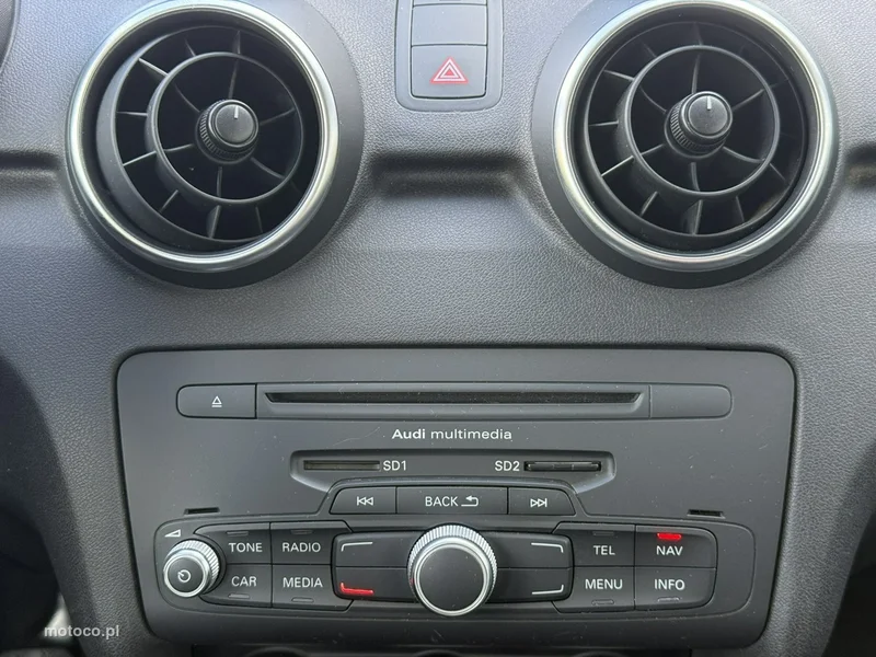 Audi A1 8X 22