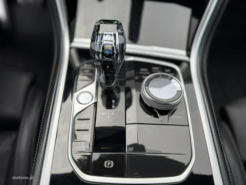 BMW Seria 8 G14 840 38