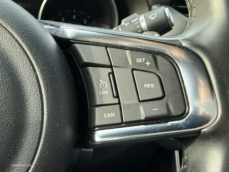 Jaguar XF 23