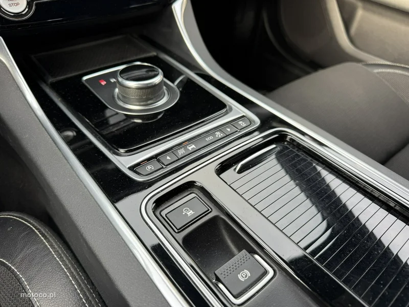 Jaguar XF 24