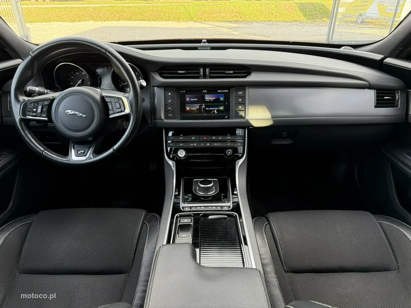 Jaguar XF 4