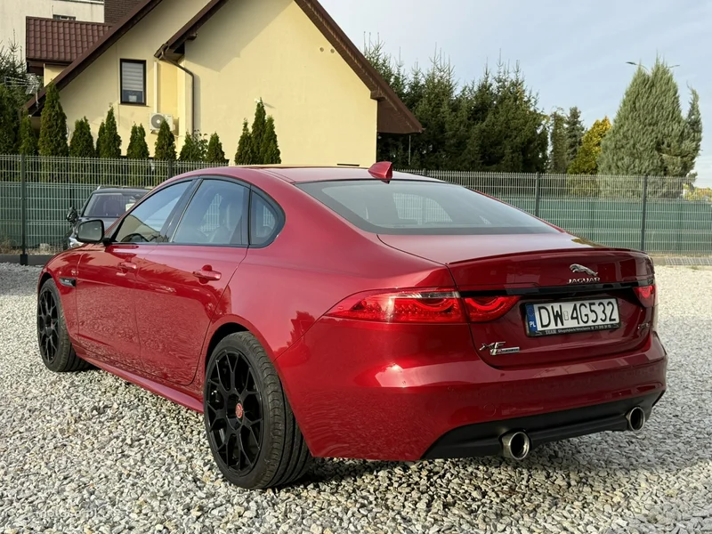 Jaguar XF 10