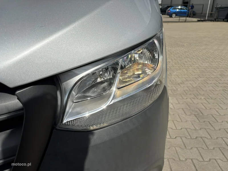 Mercedes-Benz Sprinter 9