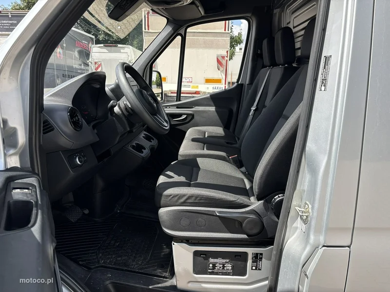 Mercedes-Benz Sprinter 10