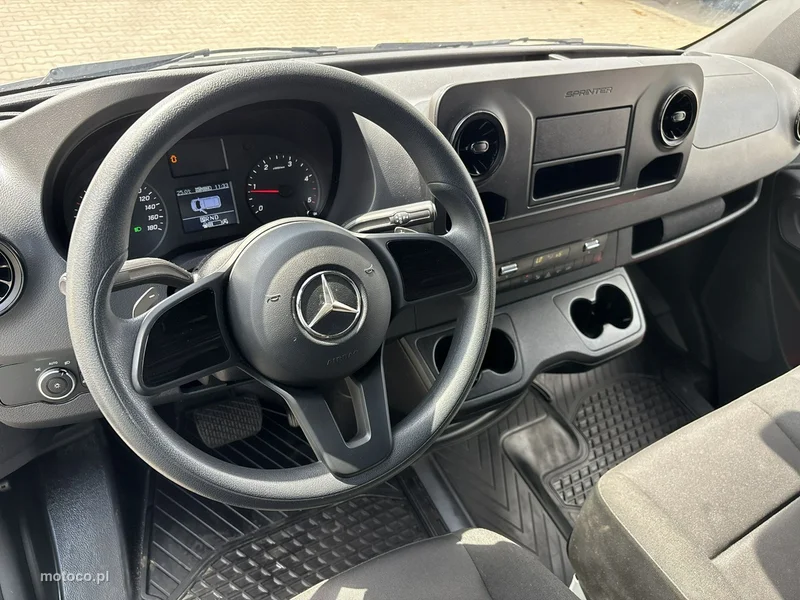 Mercedes-Benz Sprinter 12