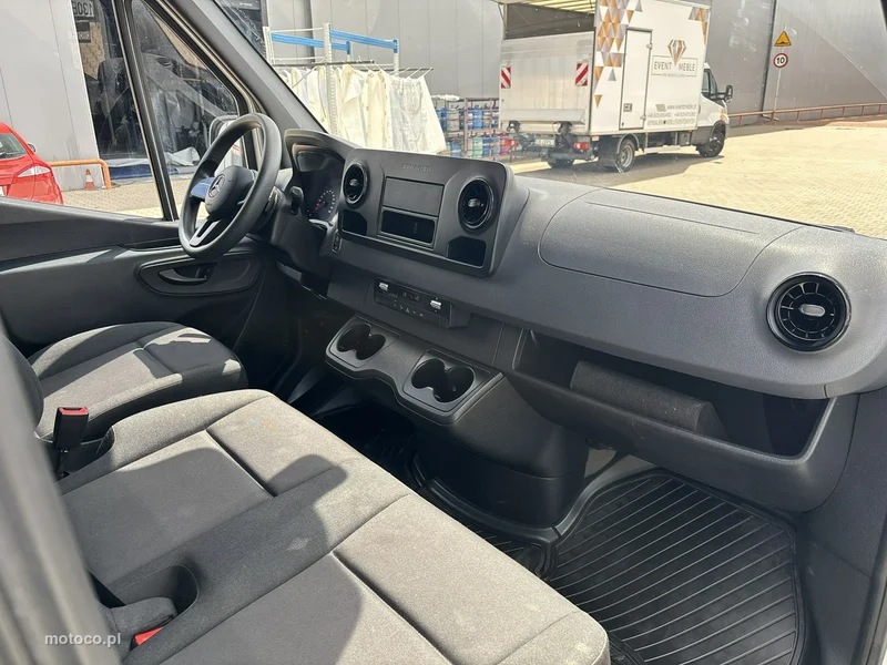 Mercedes-Benz Sprinter 17