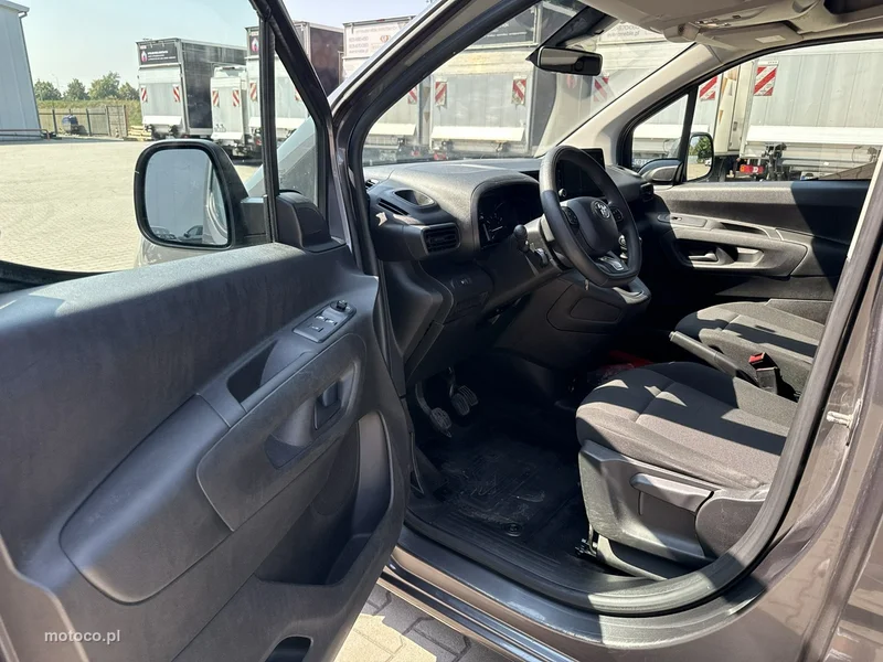 Toyota Proace City 10