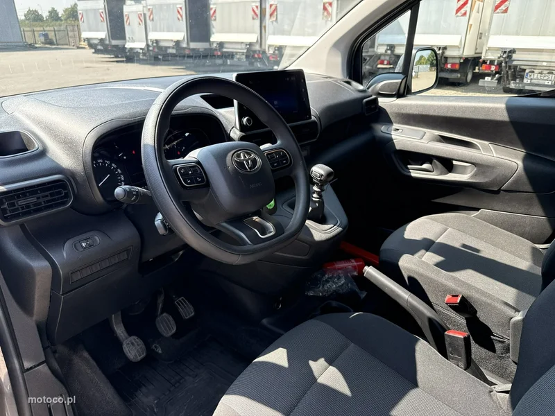 Toyota Proace City 13