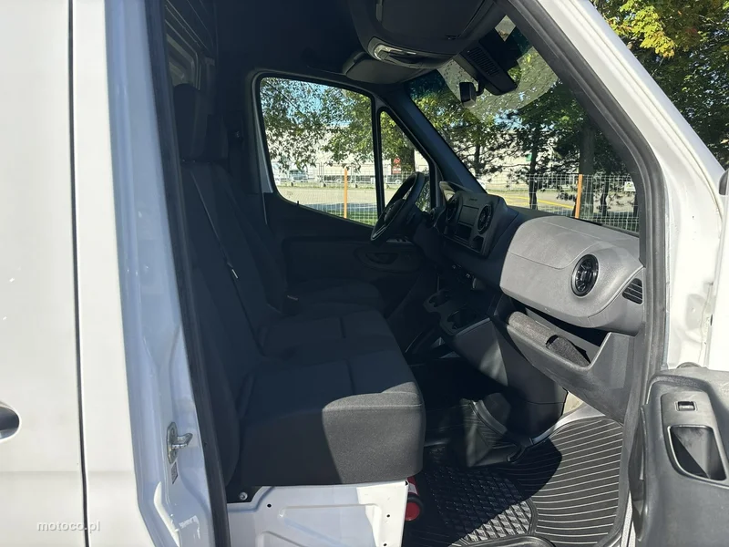 Mercedes-Benz Sprinter 13