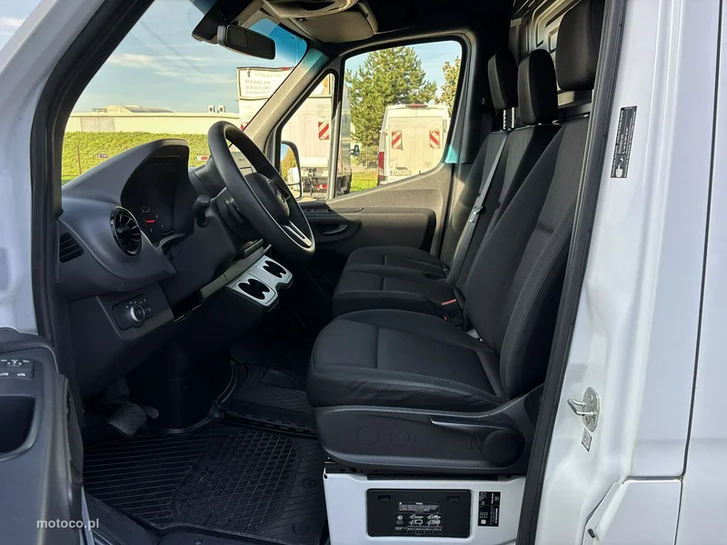 Mercedes-Benz Sprinter 9