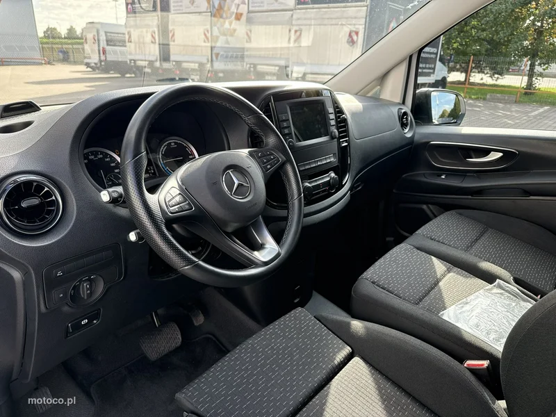 Mercedes-Benz Vito 13