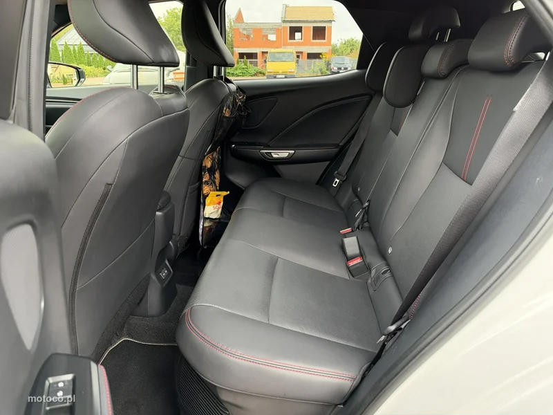 Lexus LBX 15