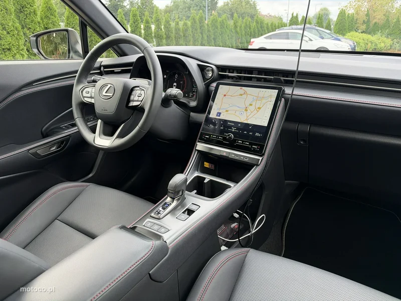 Lexus LBX 21