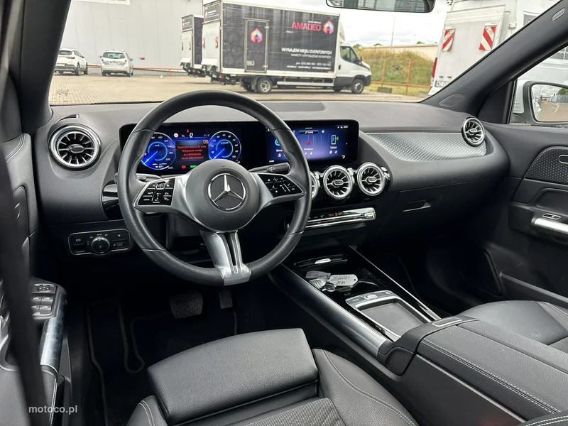 Mercedes-Benz EQA 12