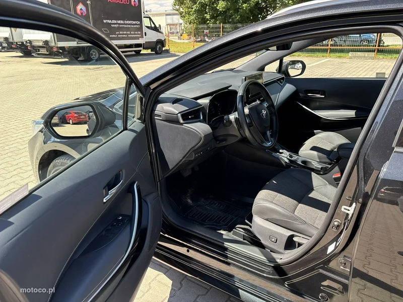 Toyota Corolla E210 11