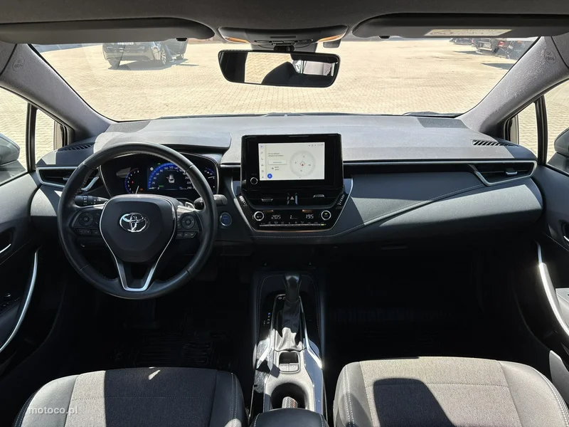 Toyota Corolla E210 13