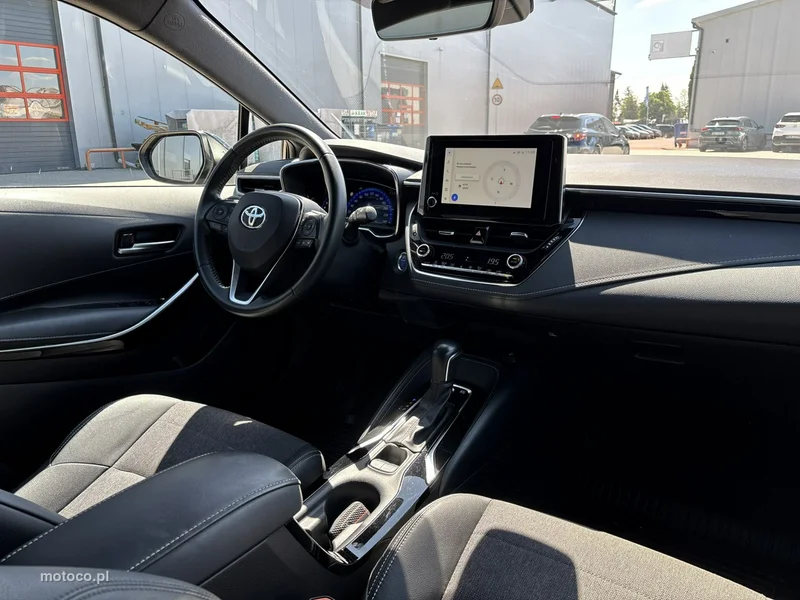 Toyota Corolla E210 14