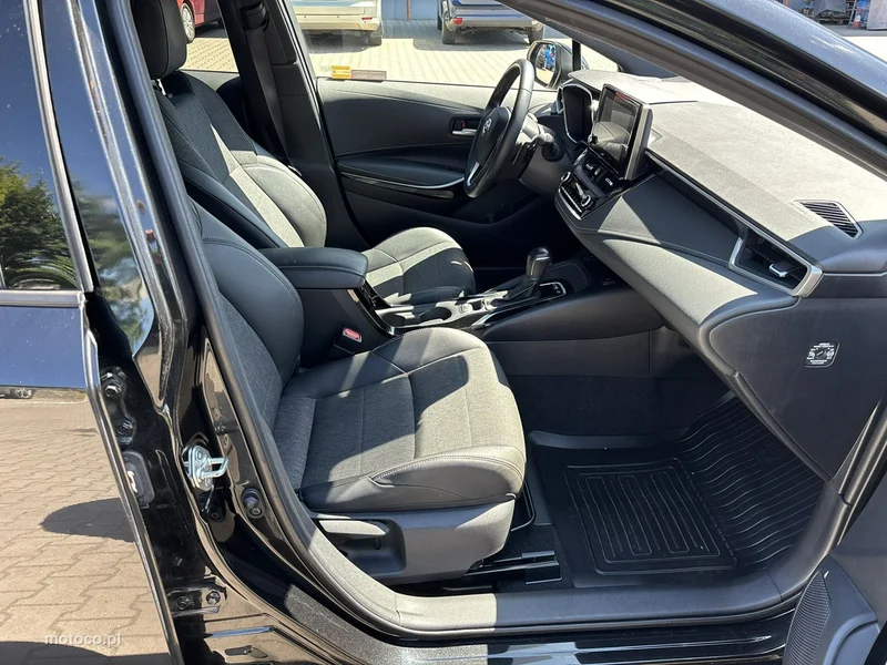 Toyota Corolla E210 15