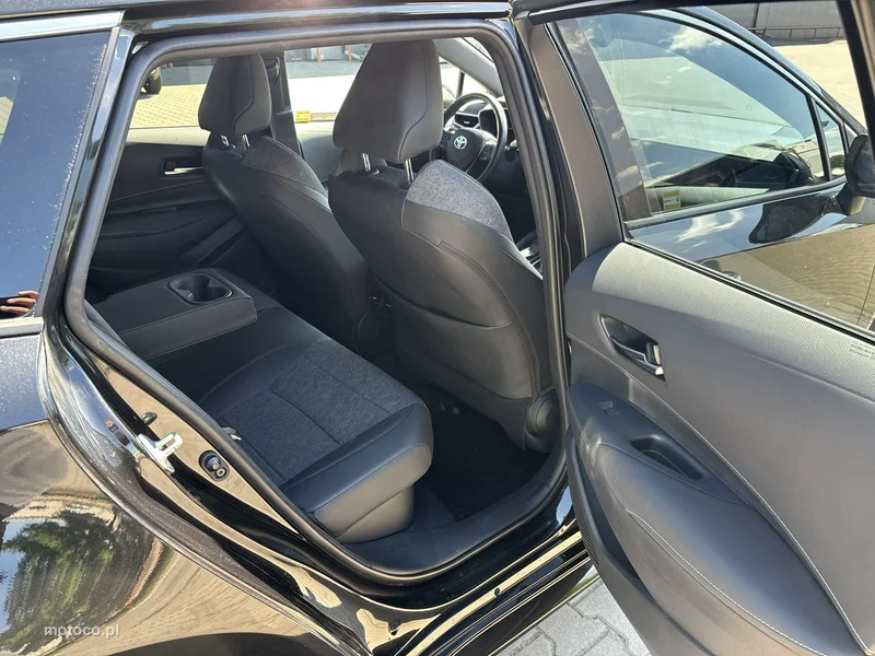 Toyota Corolla E210 18