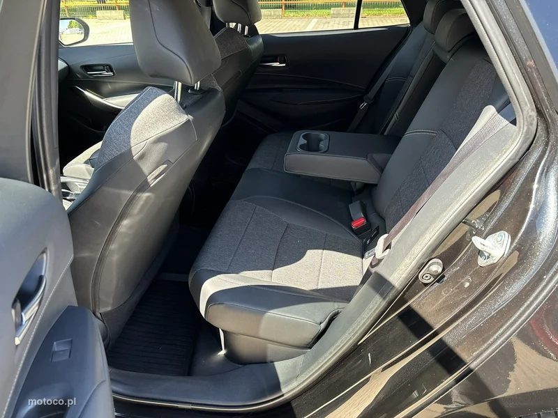 Toyota Corolla E210 20
