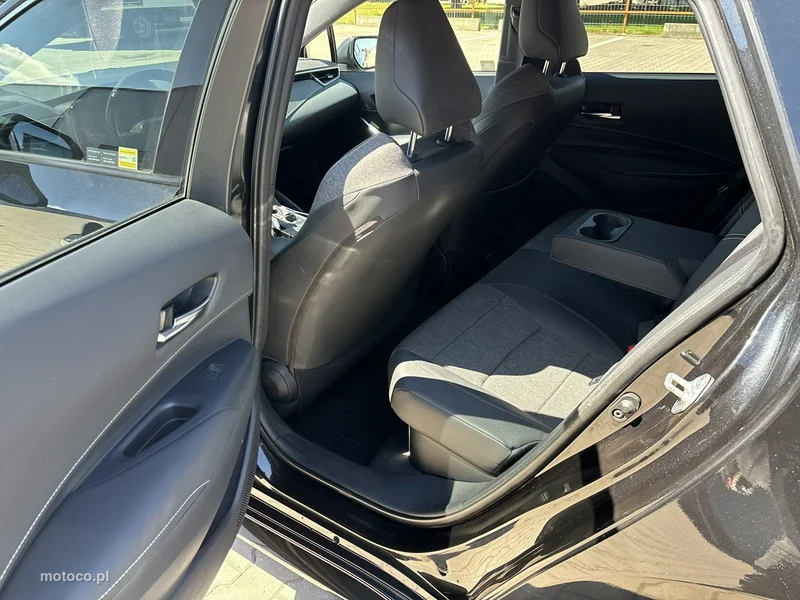 Toyota Corolla E210 21