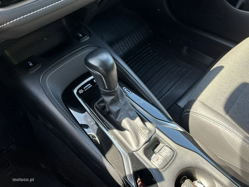 Toyota Corolla E210 25