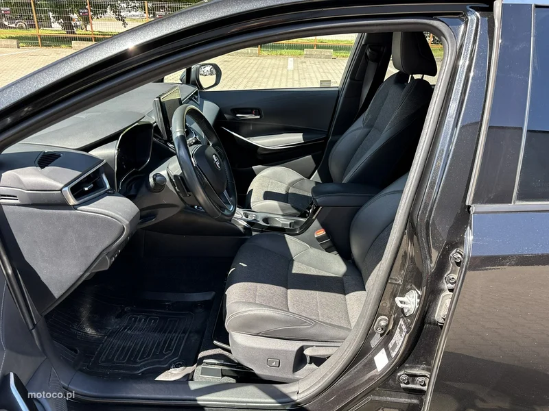 Toyota Corolla E210 10