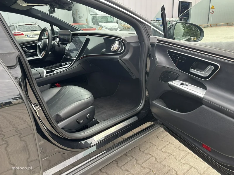 Mercedes-Benz EQE 16
