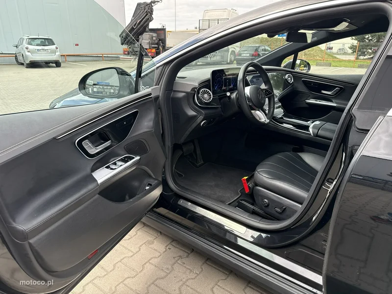 Mercedes-Benz EQE 10