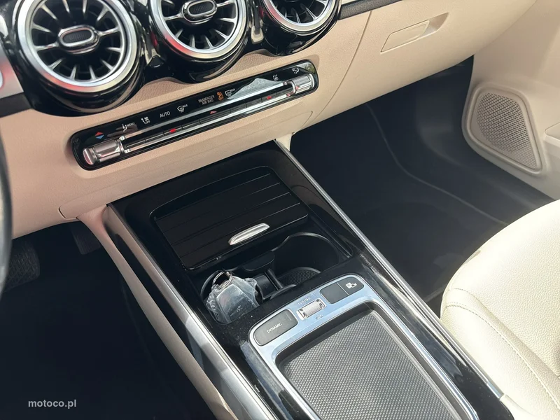 Mercedes-Benz EQB 26