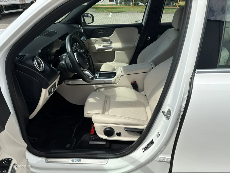 Mercedes-Benz EQB 10