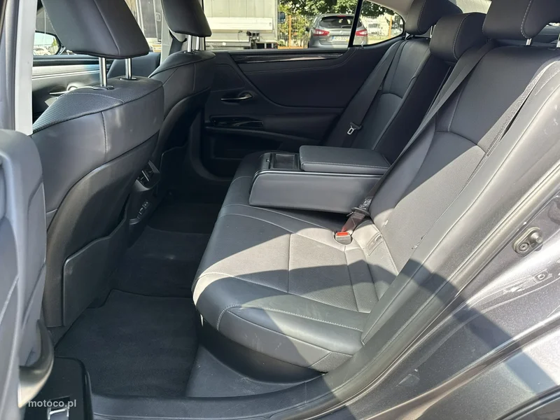 Lexus ES300 15