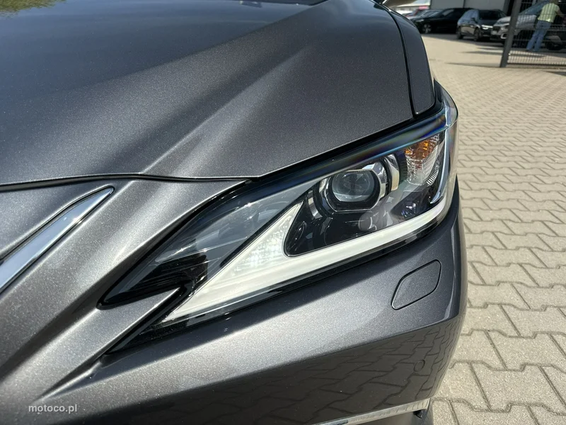 Lexus ES300 9