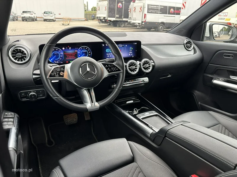 Mercedes-Benz EQA 12